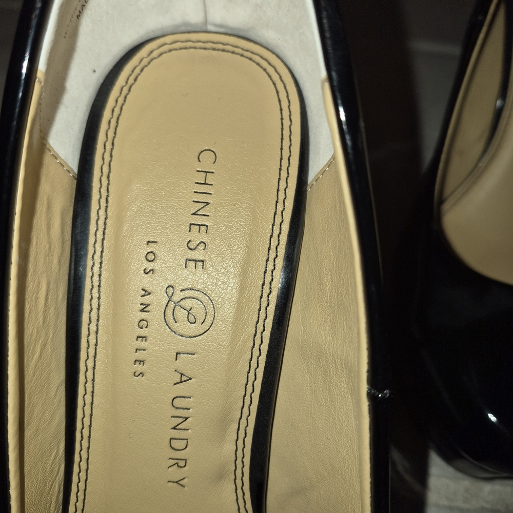 Chinese Laundry Black Women's Shoes - Picture 4 of 8